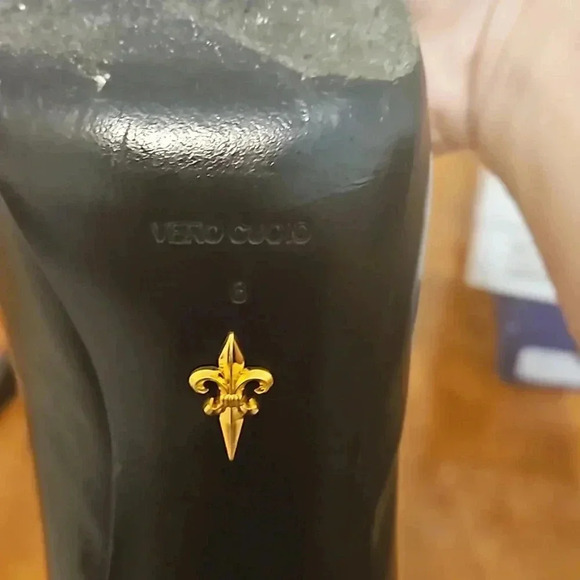 Pour La Victoire Leather Heels - Picture 7 of 8